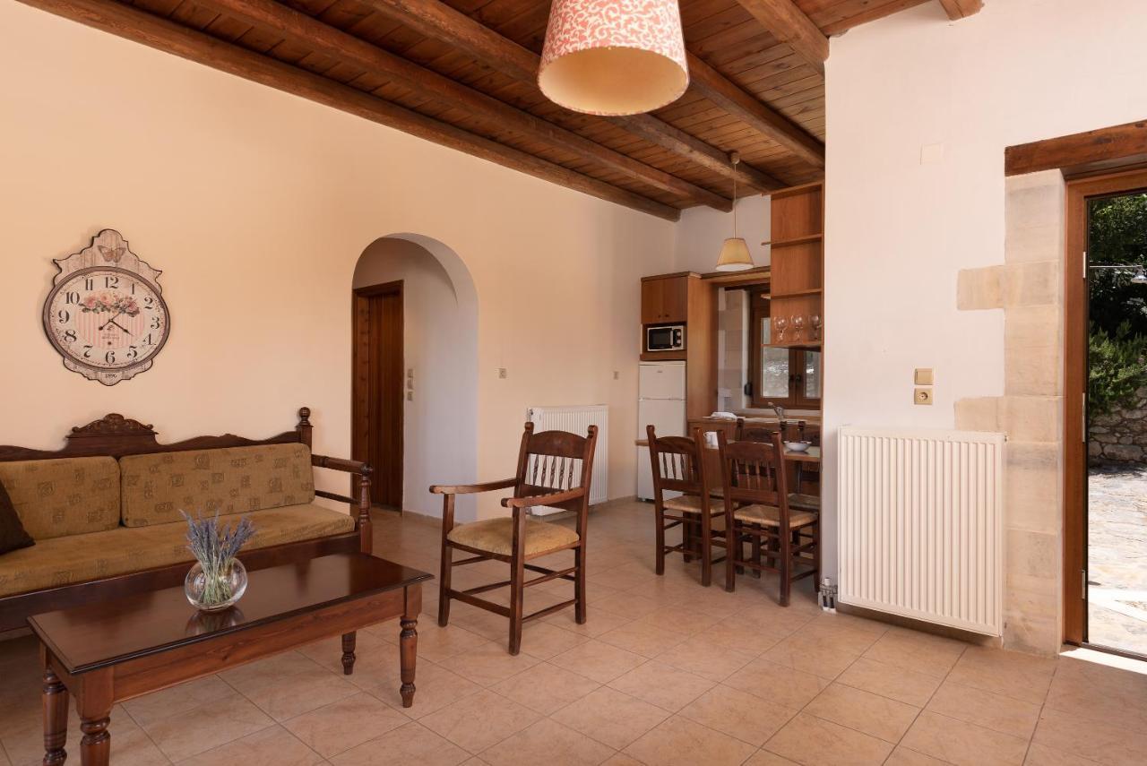 Koules Estate, With Private Pools & Bbq - Embracing Nature, By Thinkvilla Argouli Extérieur photo