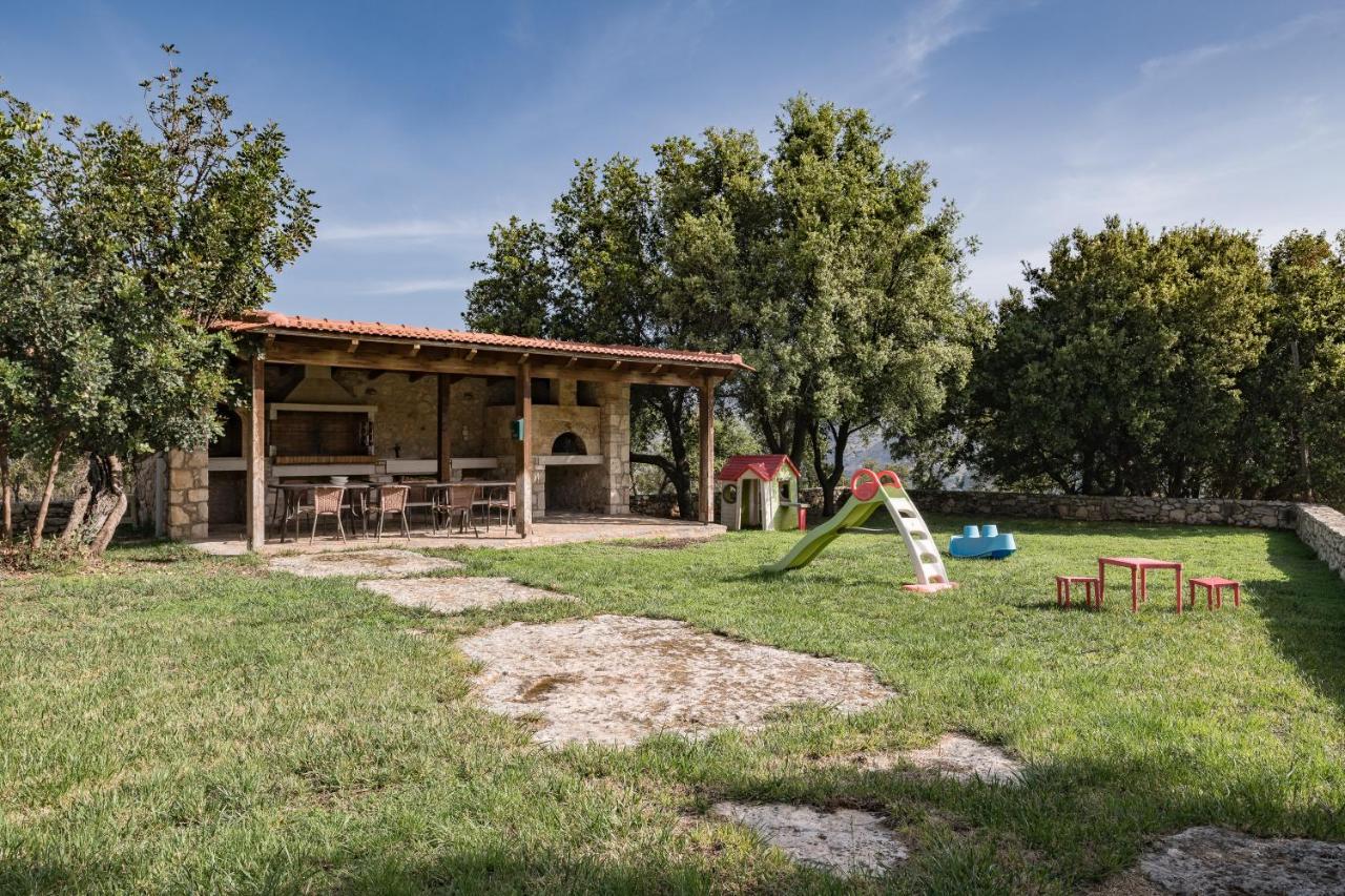 Koules Estate, With Private Pools & Bbq - Embracing Nature, By Thinkvilla Argouli Extérieur photo