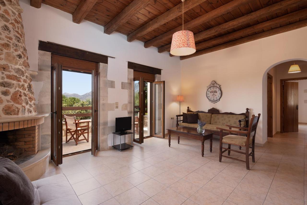 Koules Estate, With Private Pools & Bbq - Embracing Nature, By Thinkvilla Argouli Extérieur photo