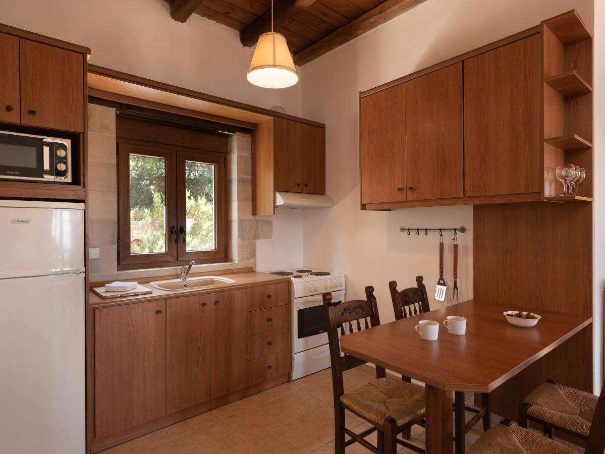 Koules Estate, With Private Pools & Bbq - Embracing Nature, By Thinkvilla Argouli Extérieur photo