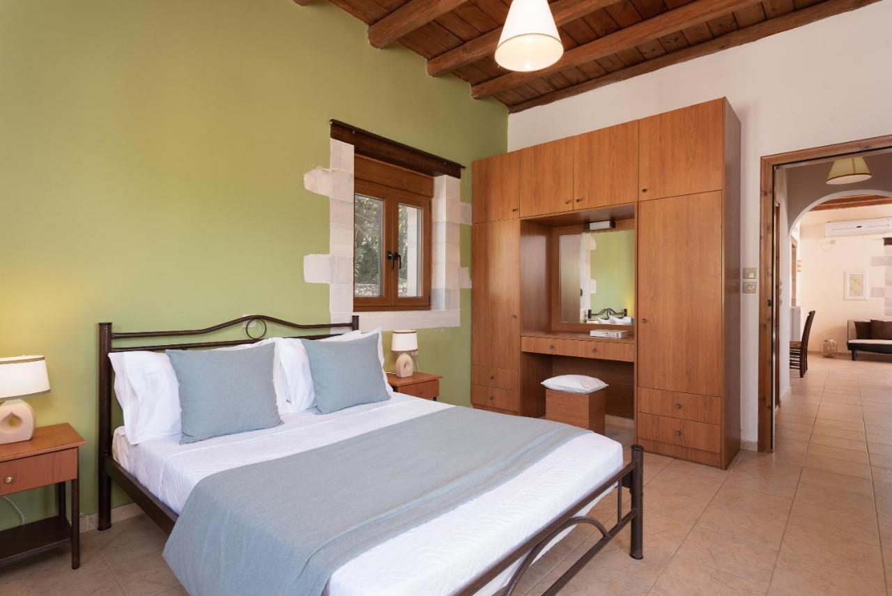 Koules Estate, With Private Pools & Bbq - Embracing Nature, By Thinkvilla Argouli Extérieur photo