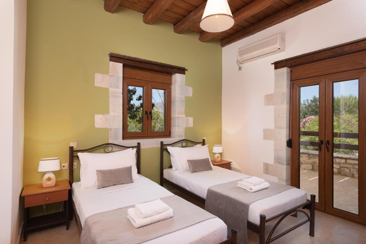 Koules Estate, With Private Pools & Bbq - Embracing Nature, By Thinkvilla Argouli Extérieur photo