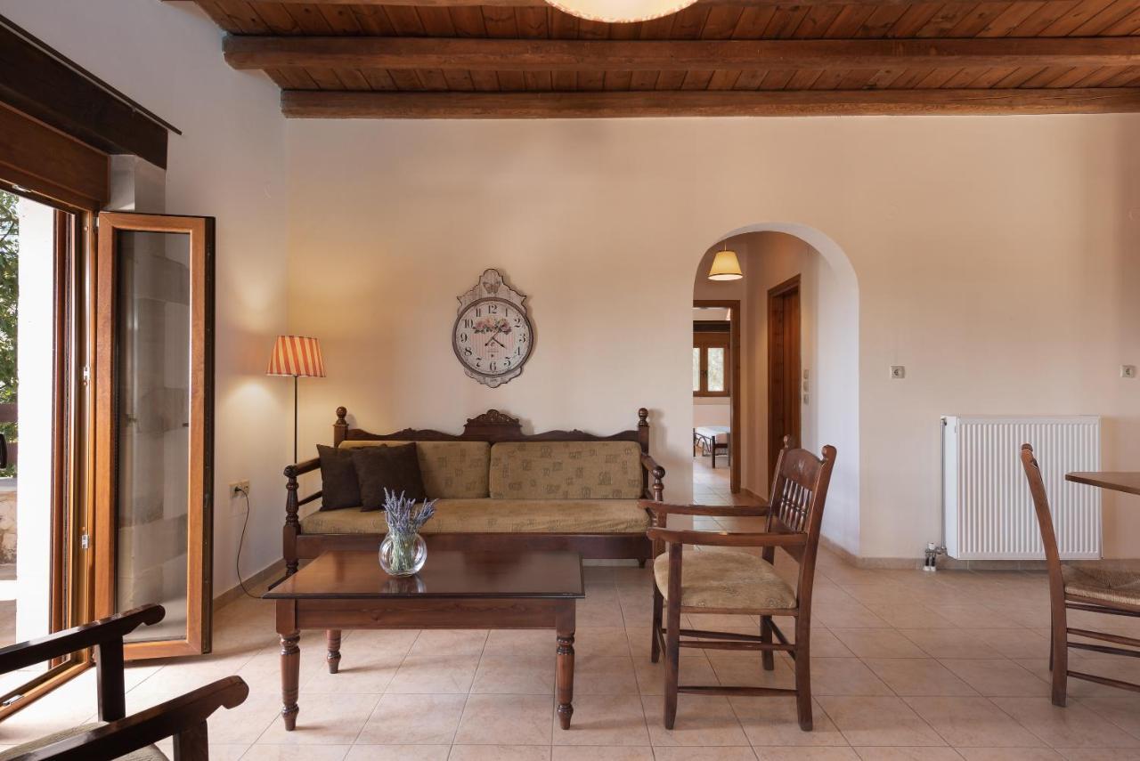 Koules Estate, With Private Pools & Bbq - Embracing Nature, By Thinkvilla Argouli Extérieur photo